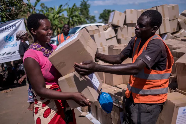 Elina receiving her supplies from Concern. Photo: Tommy Trenchard / Concern Worldwide