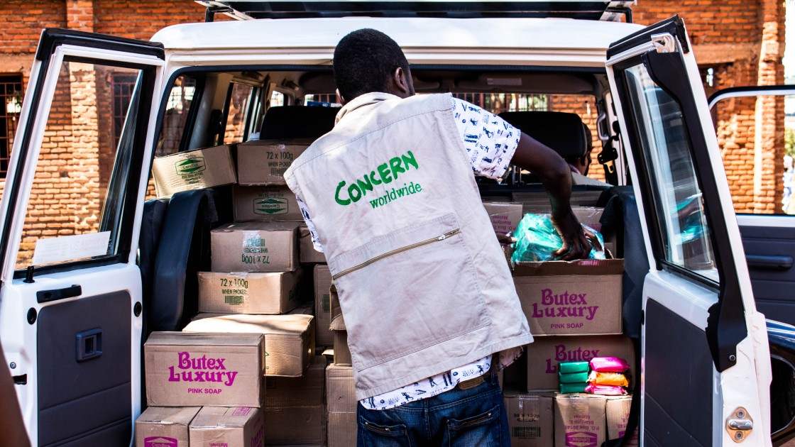 Concern Malawi's team of 120 staff are responding to a worrying rise in Covid-19 cases and deaths. Here Concern is delivering soap to communities.