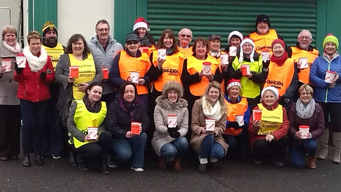 Máire Stuttard with her band of loyal fundraising volunteers in Bundoran, Co. Donegal. 2016 will be the 31st year that she has organised fundraising collections for Concern. Photo provided by Máire Stuttard.
