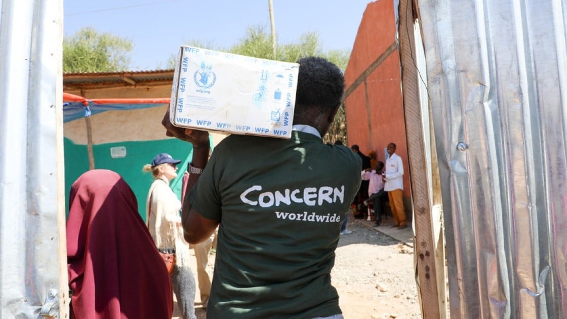 Concern Worldwide staff unloading trucks ahead of food distribution in Filtu, Somali Region, Ethiopia. Photo: Jennifer Nolan / Concern Worldwide