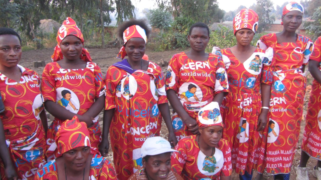 Participants in the SUN programme from Idimi Village, Ihango Ward, wearing Concern/UNICEF kangas which promote breastfeeding. Photograph taken by Caroline Baker/Concern Worldwide.