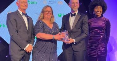 Kerry Group External Affairs Director Mark Faherty and Concern Worldwide’s Corporate Fundraising and Partnerships Manager Justine McNinch receiving the Chambers Ireland Sustainable Business Impact Award for Partnership with a Charity. 