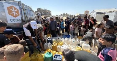 Over 100,000 people have received water through Concern’s interventions with it partner in Gaza,  CESVI. They are trucking water to Deir al Balah, Gaza City and Khan Younis areas. Photo: CESVI