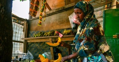 Surad* (55) runs her own shop in Bondhere district in Mogadishu. Concern’s Self-Help Group (SHG) model gave Surad* the support and skills she needed to begin her own business. The SHG programme first helps women individually, teaching them essential skills like business development. Photo: Adnan Mohamed/Concern Worldwide
