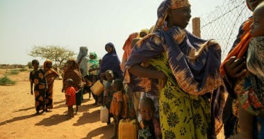 People queuing to collect water in Dollo Bay Wordea in the Somali region of Ethiopia. Photo: Adnan Ahmed/Concern Worldwide