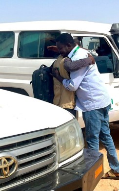 Concern staff embracing at Chad/Sudan border