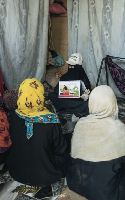 Health and nutrition counselling being delivered to group in Yemen