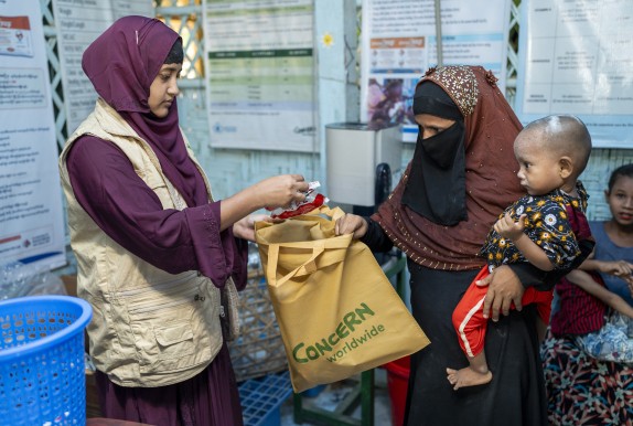 Kulsum, a Rohingya mother, visits a Concern nutrition centre