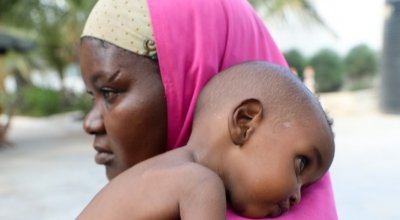 Nala pictured here with her mother Hani (23) in a Concern supported health centre in Mogadishu, Somalia. Photo: Jennifer Nolan /Concern Worldwide.