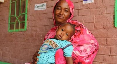 Abda came with her son to Muglad hospital to participate in an awareness training on infant and young child feeding. These trainings allow mothers to learn about how to prevent malnutrition.  