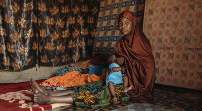 Aminata Abdoulaye (20) and her son Hassane (9 months), Niger. Photo: Ollivier Girard / Concern Worldwide
