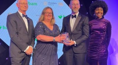 Kerry Group External Affairs Director Mark Faherty and Concern Worldwide’s Corporate Fundraising and Partnerships Manager Justine McNinch receiving the Chambers Ireland Sustainable Business Impact Award for Partnership with a Charity. 