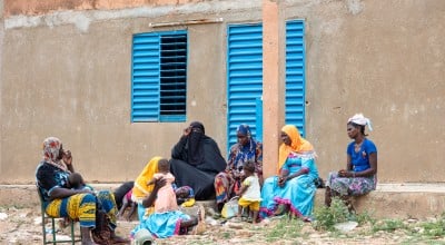 Concern staff meet with internally-displaced Burkinabè in Pouytenga Centre East. (Photo: Anne Mimault/Concern Worldwide)