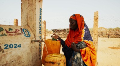 Binta Feriahmed (35) mother of eight, lives in Dollo Bay Wordea, Afder Zone in the Somali Region Ethiopia. She joined the Hanaano programme and is now (among other things) able to collect clean water closer to home. Photo: Adnan Ahmed/Concern Worldwide