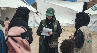 Yemen team in IDP camp