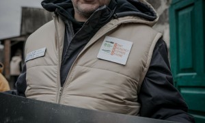 JERU staff interviewing families in Kharkiv Oblast’. Photo: Simona Supino/Concern Worldwide.