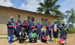 Learning new skills to improve programme participant livelihood opportunities, Masiani district, Beni. Photo: Concern Worldwide.