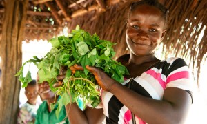 Mothers Group member Martina Myers at a food and nutrition diversification session in Gborgar, Grand bassa, Liberia, supported by Concern under the Irish Aid funded LIFE programme. Photo: Kieran McConville/Concern Worldwide.