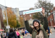 Joanne Arnold from Concern cheers on Team Concern at the Dublin Marathon
