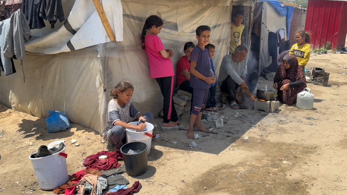 Hassan and Mariam (names changed) and their children, who have been displaced in Rafah
